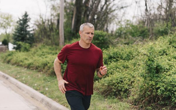 Quatre façons de gérer votre poids corporel. Le maintien d'un poids corporel optimal contribue à votre santé et votre bien-être en général.